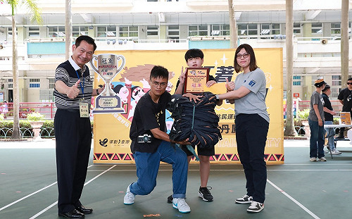 新北丹鳳國小300名畢業生「扛著野豬跑」挑戰原住民運動 