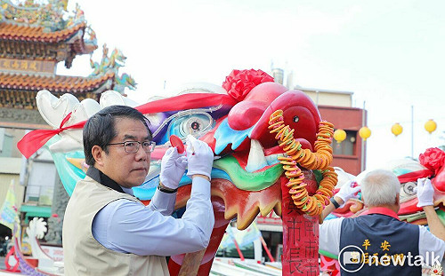 台南國際龍舟錦標賽點睛 黃偉哲祈求媽祖保佑賽事順利