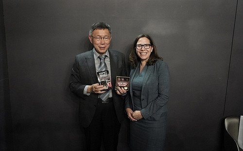 柯文哲與羅森伯格駁二相見歡 聚焦台美貿易倡議及訪日心得