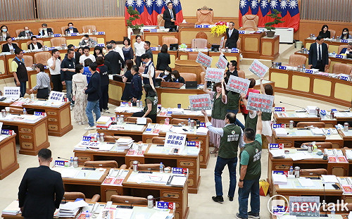 質疑行政調查完全沒查清楚 民進黨團批新北市府處理餵藥案和恩恩案如出一轍