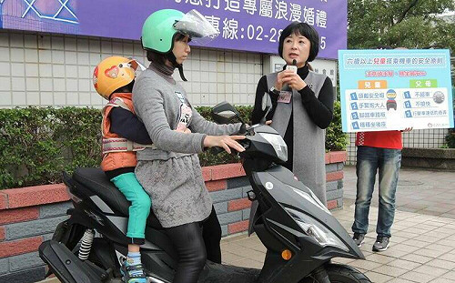 「兒童安全帽、機車安全座椅」將納管！交通部：年底訂定配套規範