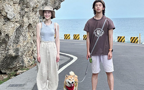 偶像劇浪漫！千千、陳柏霖海邊合影曝光  網驚：太有CP感