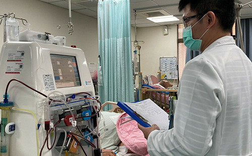 5旬男子喝藥酒   三酸甘油酯竟暴衝67倍！「血漿過濾術」保住一命