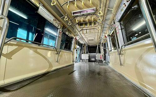 文湖線3列車座位全拆光！北捷：每車廂估可多載20人