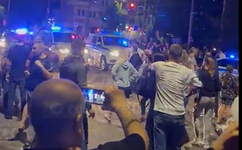 (影) 瓦格納撤軍就沒事了? 不許俄警進城 羅斯托夫市民封鎖街道 發生衝突