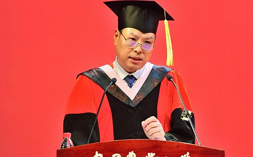 這院長反了！畢業致詞諷「強行變碼」「指鼠為鴨」亂象 遭陸網噤聲