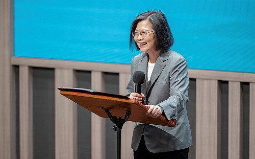 擴大私校學費補助拍版 蔡英文發文歸功賴清德提議 