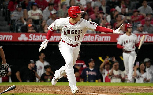 (影)主動示意！大谷被稱為「地球上最棒男人」