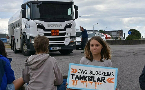 肉身擋油罐車出入 瑞典環保少女被逮面臨6月刑