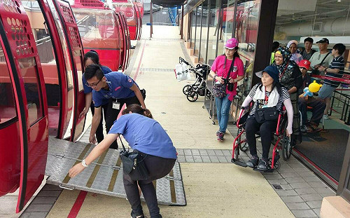 台灣服務業大評鑑 麗寶樂園榮獲首屆友善服務獎肯定