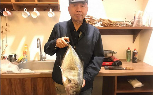 女藝術家13歲遭性侵！名廚母與加害者合作被炎上   女兒護母抖真相