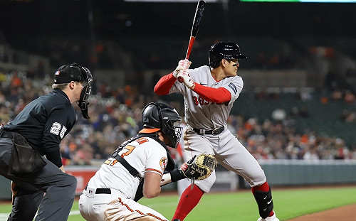 (影)張育成回歸大聯盟 第一球敲安打貢獻2分打點