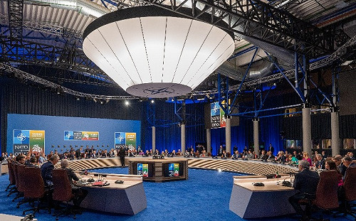 拜登態度始終未明 烏克蘭遲遲未能入北約 蕭茲更在此時補上「這一槍」