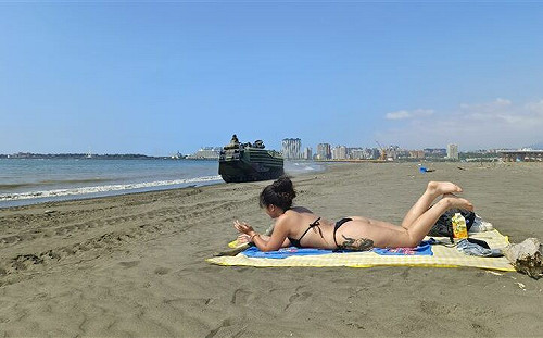 台灣式戰爭概念? 沙灘上「戰車配比基尼」 漢光演習驚現另類畫面