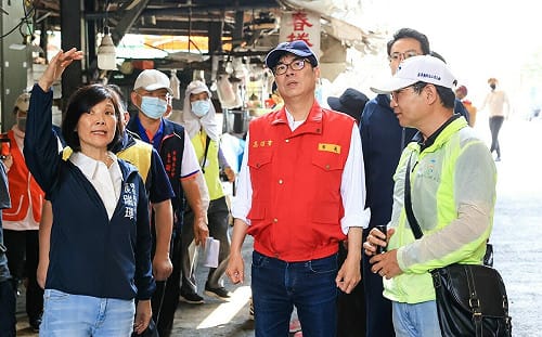 高雄市本土登革熱＋2   陳其邁視察前鎮瑞興市場防治工作