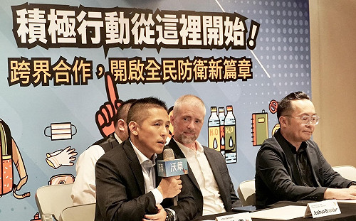 國安人士批發言廉價 吳怡農反嗆：官員薪水來自納稅人應對人民釋疑