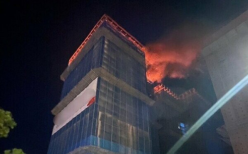 新北三重工地火警 建築第14樓全面燃燒消防搶救