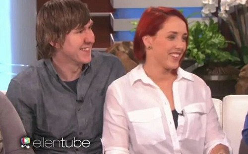 昔掀藍黑or白金裙爆紅 老公涉殺妻未遂被捕