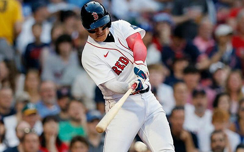 出賽數追平陳偉殷　張育成敲出打點