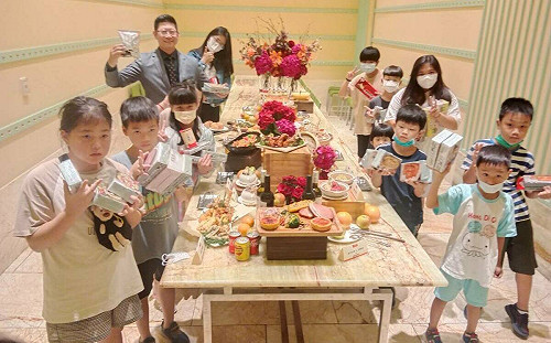 高雄林皇宮邀北高雄家扶中心共享玩樂美食新體驗