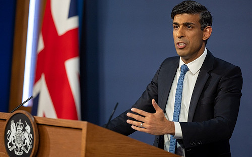 黨政高層請辭挑戰將難民送去盧安達 英首相威信遭挑戰