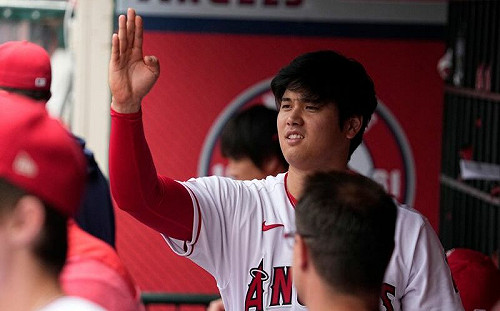 (影)3.99秒超低空彈！海盜投手挨轟舉白旗