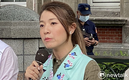 柯文哲稱3、4月才知京華城容積率840%  顏若芳批：騙完小草騙法官