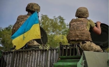 烏克蘭官員:俄羅斯飛彈攻擊札波羅熱 釀2死