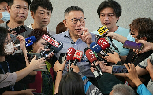 民眾黨「投白投右」爭議 柯文哲：因文化差異 若給外國人看就有問題 