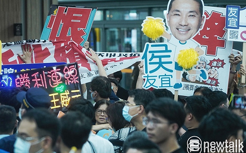 現場直擊》侯友宜返國 有歡迎有抗議 場面熱烈又混亂悲憤