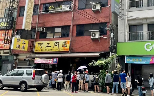 阿三肉圓1顆賣破百元遭轟！在地人一看力挺