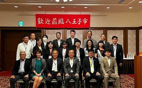 高市府再訪日本東京八王子  中華藝校民俗舞團獲滿堂采