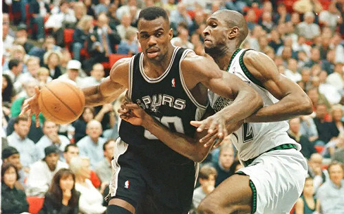 NBA／馬刺迷難忘之夜！Robinson爆砍71分