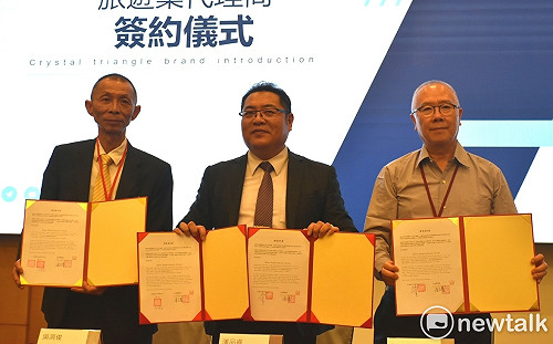 水晶灣集團攜手越捷航空 高雄包機直飛越南中南部金蘭機場