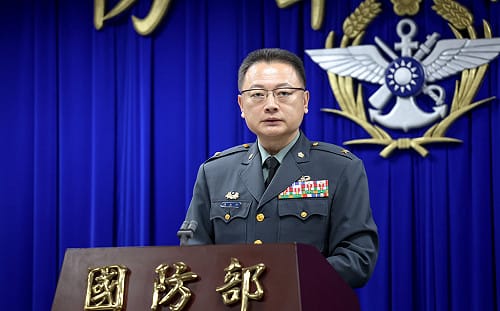 中共軍演搭配錯假訊息 國防部發言人嗆：端得上檯面的不多