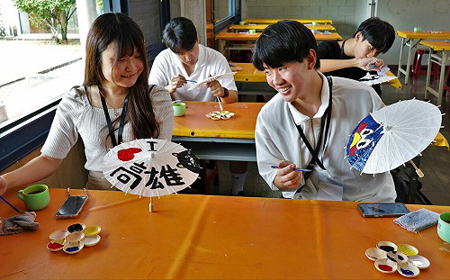 認識高雄獨有文化  國際夏令營走訪美濃、原民故事館