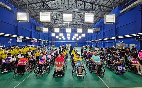 台日輪椅羽球邀請賽   高雄翔鷹隊三金三銀二銅全場最風光