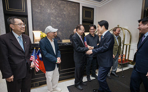 賴清德抵達紐約下榻飯店　蘇姿丰父親自迎接