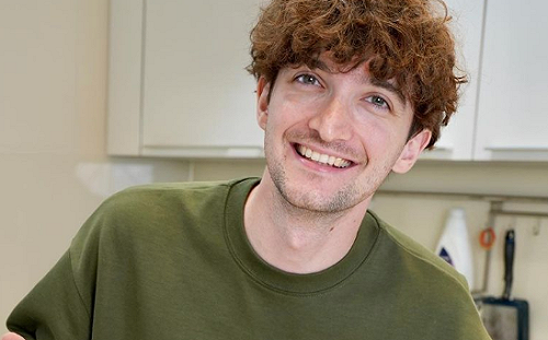 法國人都「愛遲到」？路易澄清：那是種禮貌