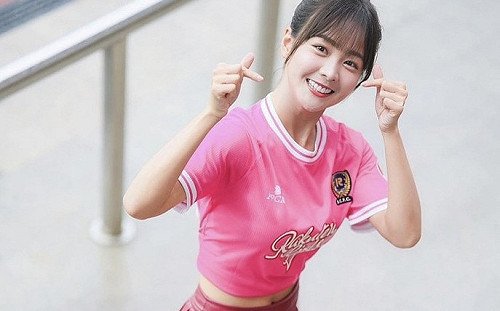 籃籃挑戰「三米恐懼跳水」！扭曲驚恐表情全曝光