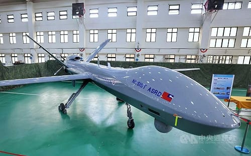 騰雲無人機地面導控站首公開 劍翔俯衝攻擊畫面亮相