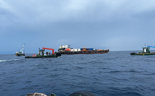 天使輪沉船殘油抽除作業啟動   港務公司擬有應變計畫