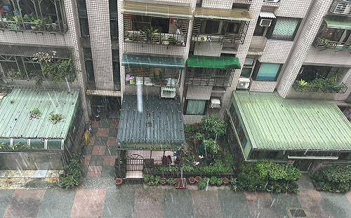 午後大台北降下雨彈！彭啟明曬一圖示警：遊行民眾多注意
