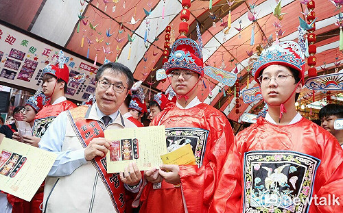 開隆宮「做十六歲」成年禮  黃偉哲勉青少年轉大人成優質公民