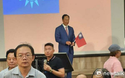 台灣基進鬧場嗆「賣台」  郭台銘：很正常的事　