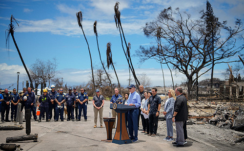 拜登拿15年前「自家廚房失火」慰夏威夷災民 反被質疑說法作秀
