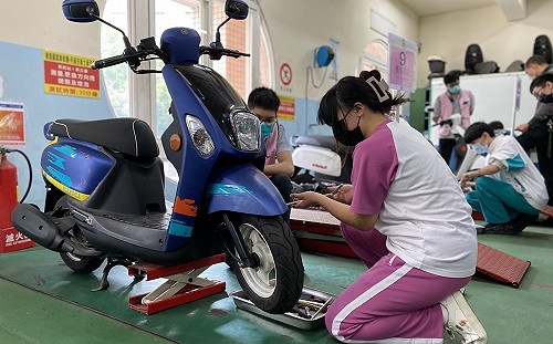 攜手北北基桃28所技術型高中 新北首創「技藝班試讀加選課機制」