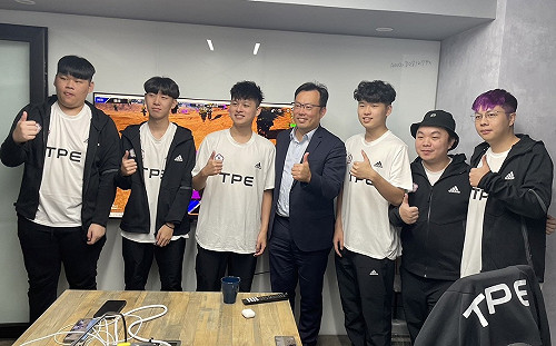 全力備戰！體育署署長親自訪視亞運電競培訓基地