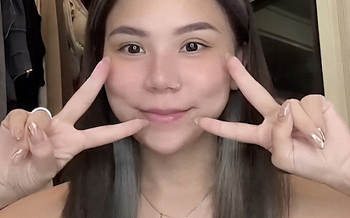 蕾菈細肩帶睡衣大秀「傲人事業線」！ 第三胎計畫曝光：考慮中