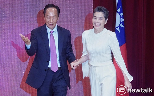 賴佩霞「心靈導師」的勵志翻譯之作   她深夜控：我幾乎重新翻譯一遍   